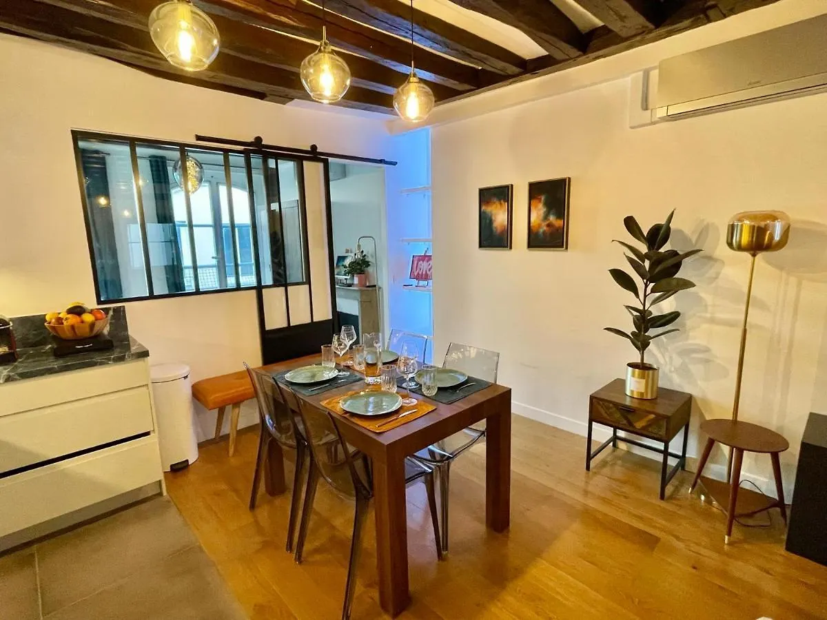Designer Apartment Tour Saint-Jacques - 1Br 4P Parijs